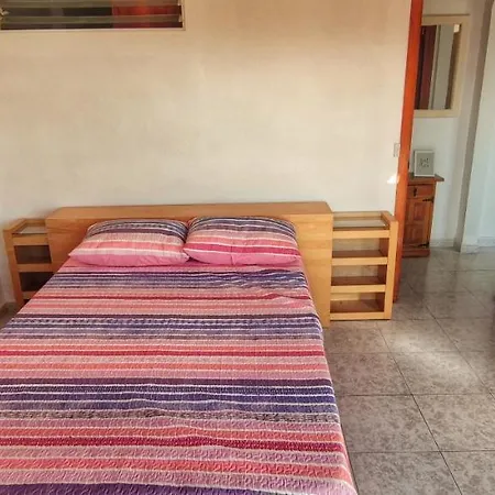 Apartamento Con Vistas Al Mar En Puerto Marina דירה