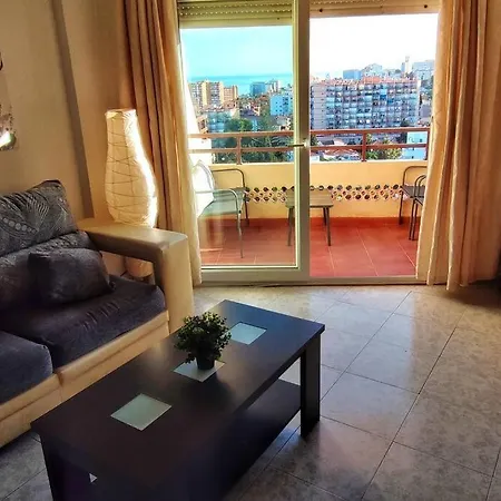Apartamento Con Vistas Al Mar En Puerto Marina טורמולינוס