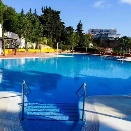 Apartamento Con Vistas Al Mar En Puerto Marina דירה