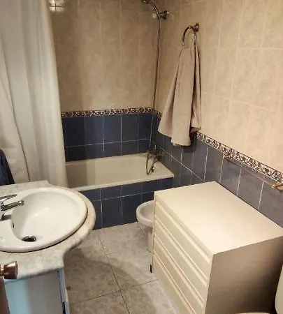Apartamento Con Vistas Al Mar En Puerto Marina דירה