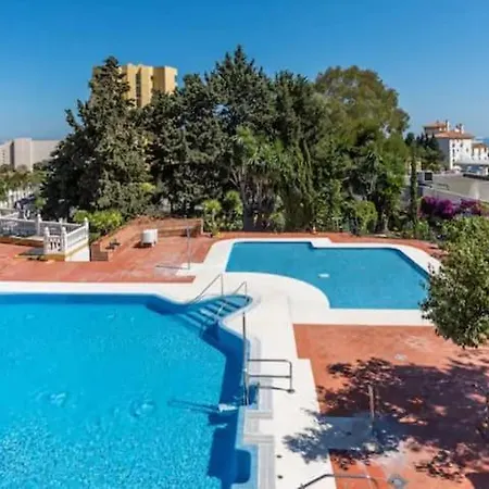 Apartamento Con Vistas Al Mar En Puerto Marina דירה